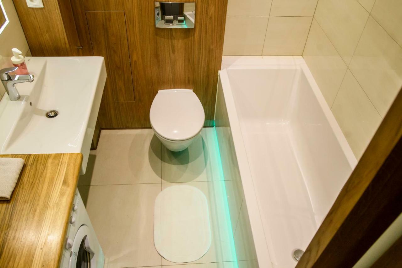 Chmielna Wood Lux Apartment Warsaw Ngoại thất bức ảnh